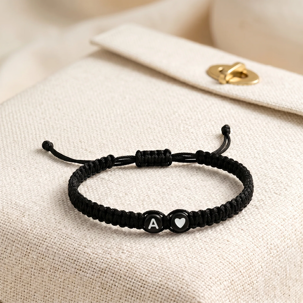 Verstellbares Armband mit Initiale & Herz