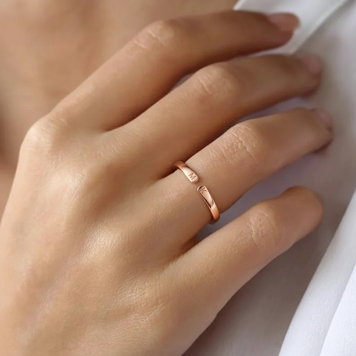 Anillo Ajustable con Iniciales